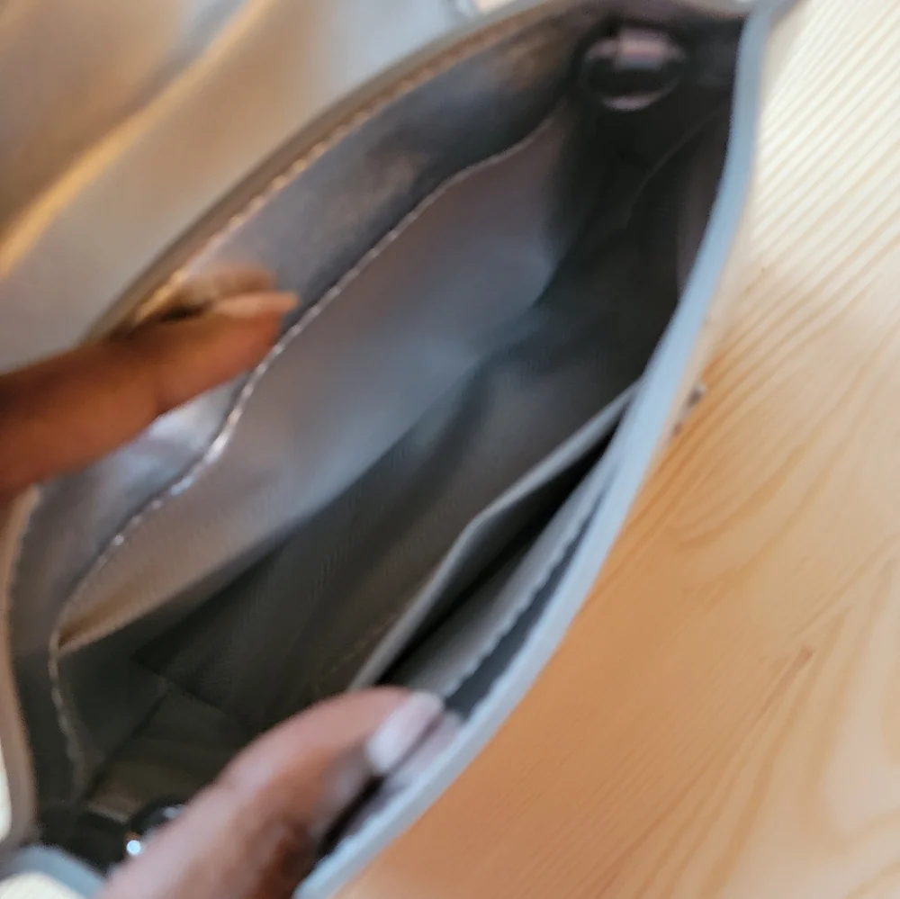 Metallic Hanbag - Picture 3 of 12